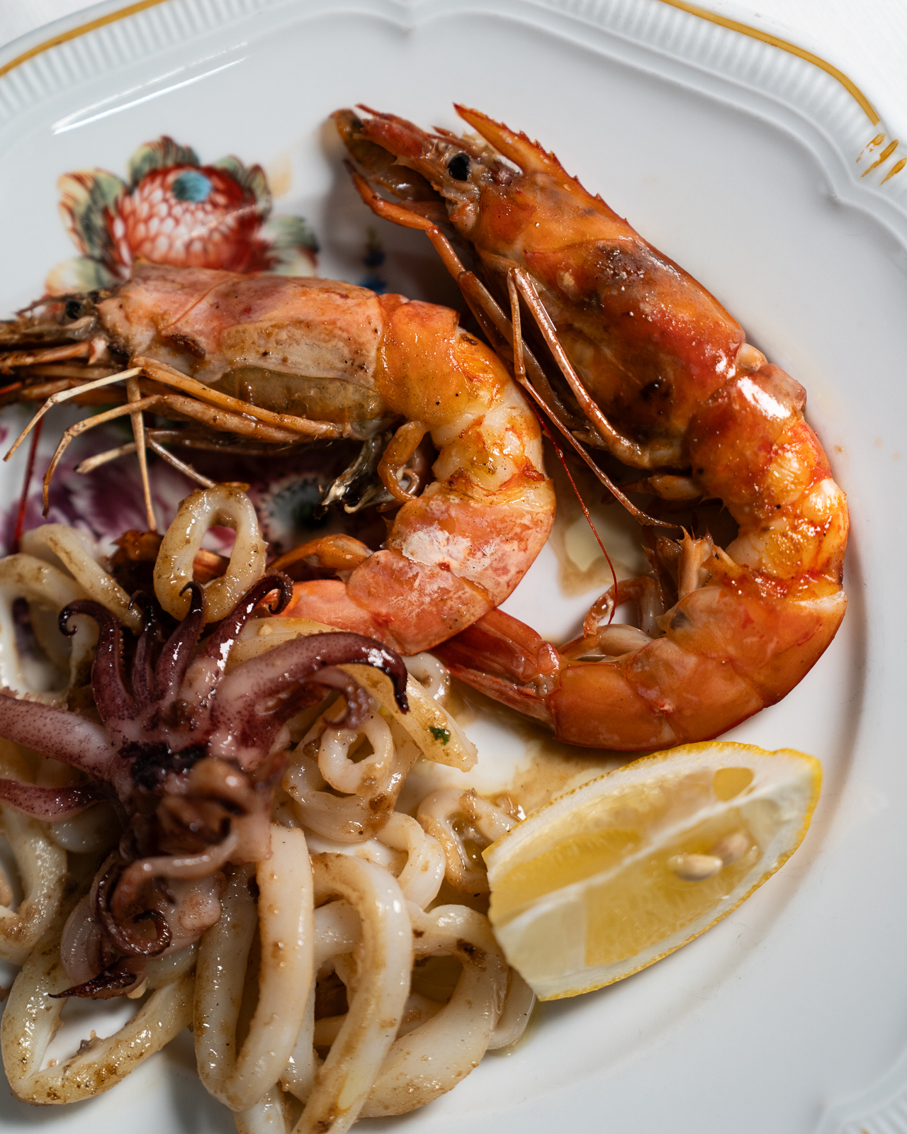 Piatto di mare con gamberi e calamari - Hotel Maga Circe